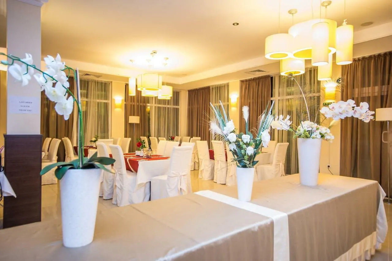 Clara Hotel 布尔加斯 3*,