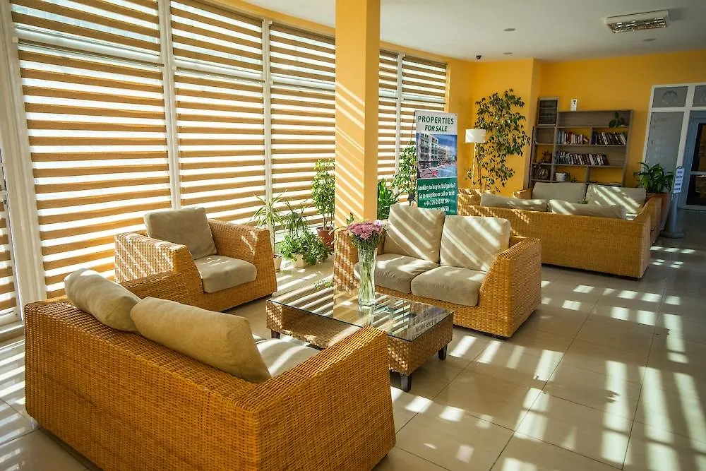 Clara Hotel Burgas Aparthotel