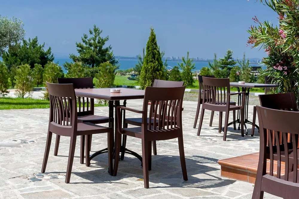 Clara Hotel Burgas 3*,