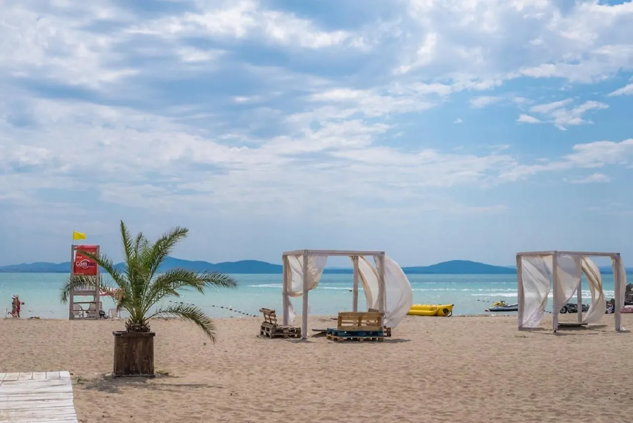 Clara Hotel Burgas 3*,